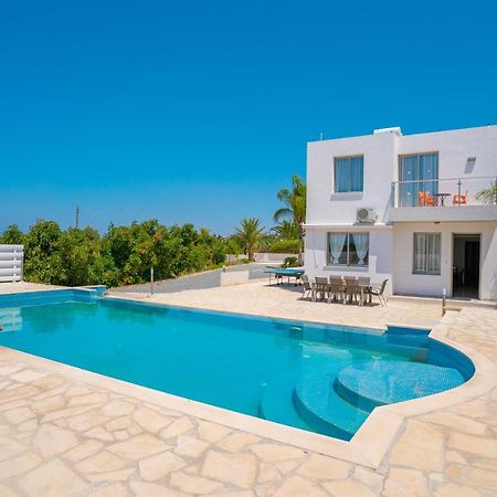 Oniros By Prestige Bookings Пея Екстериор снимка