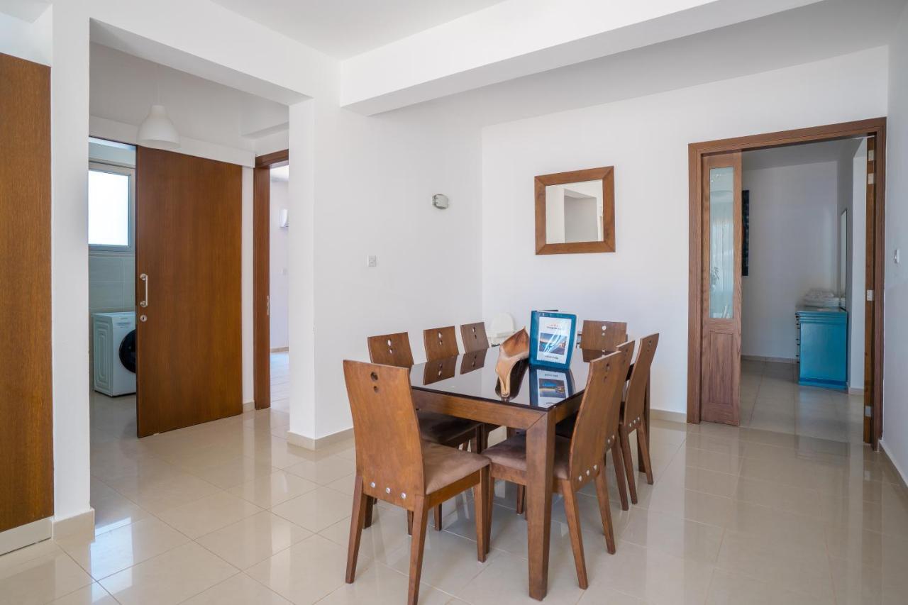 Oniros By Prestige Bookings Пея Екстериор снимка