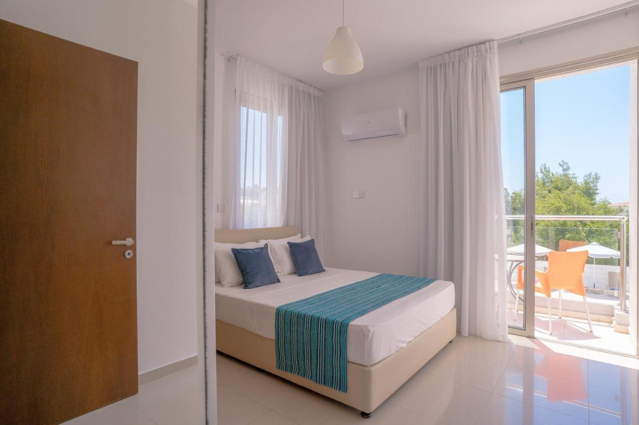 Oniros By Prestige Bookings Пея Екстериор снимка