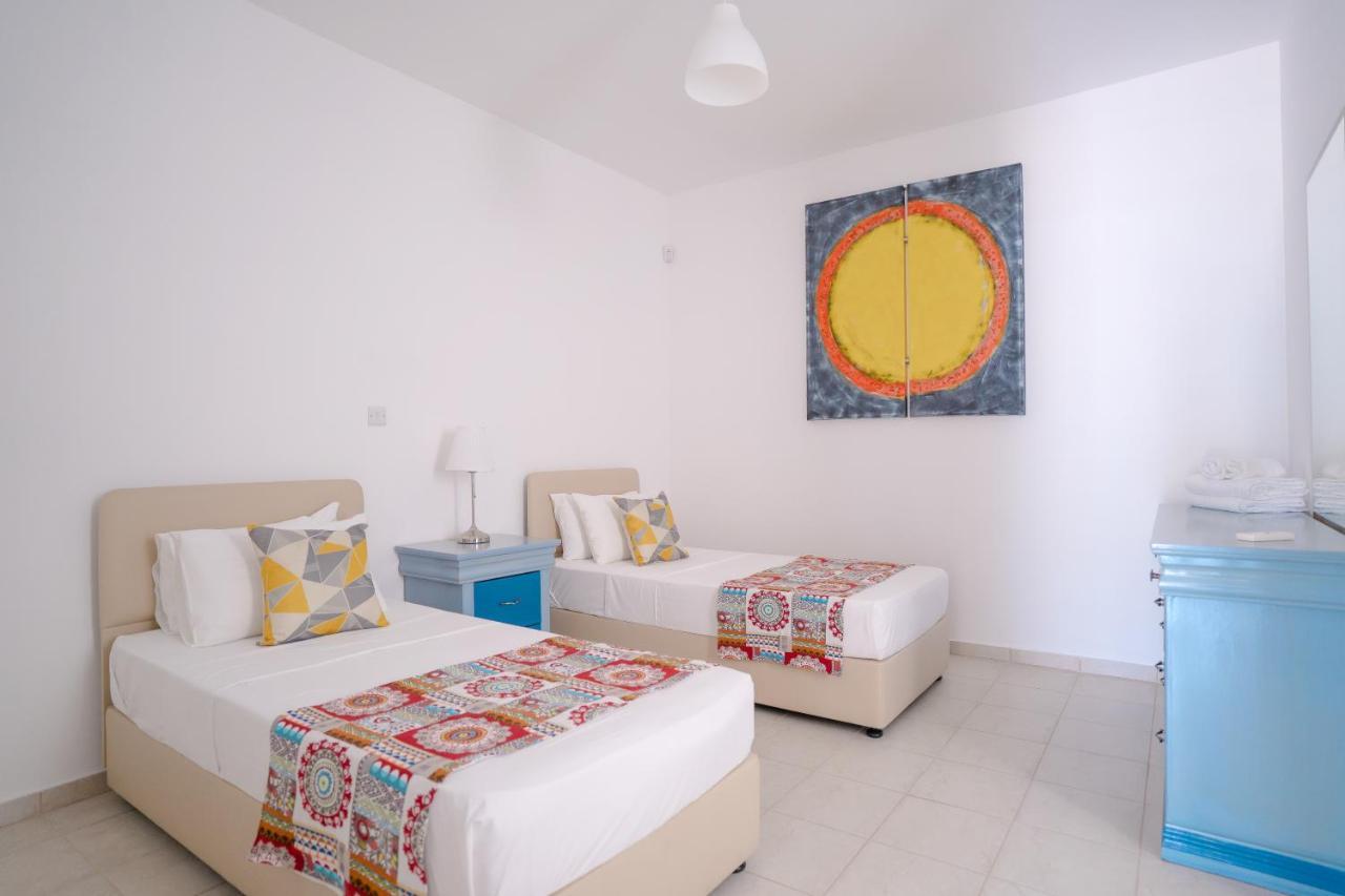 Oniros By Prestige Bookings Пея Екстериор снимка