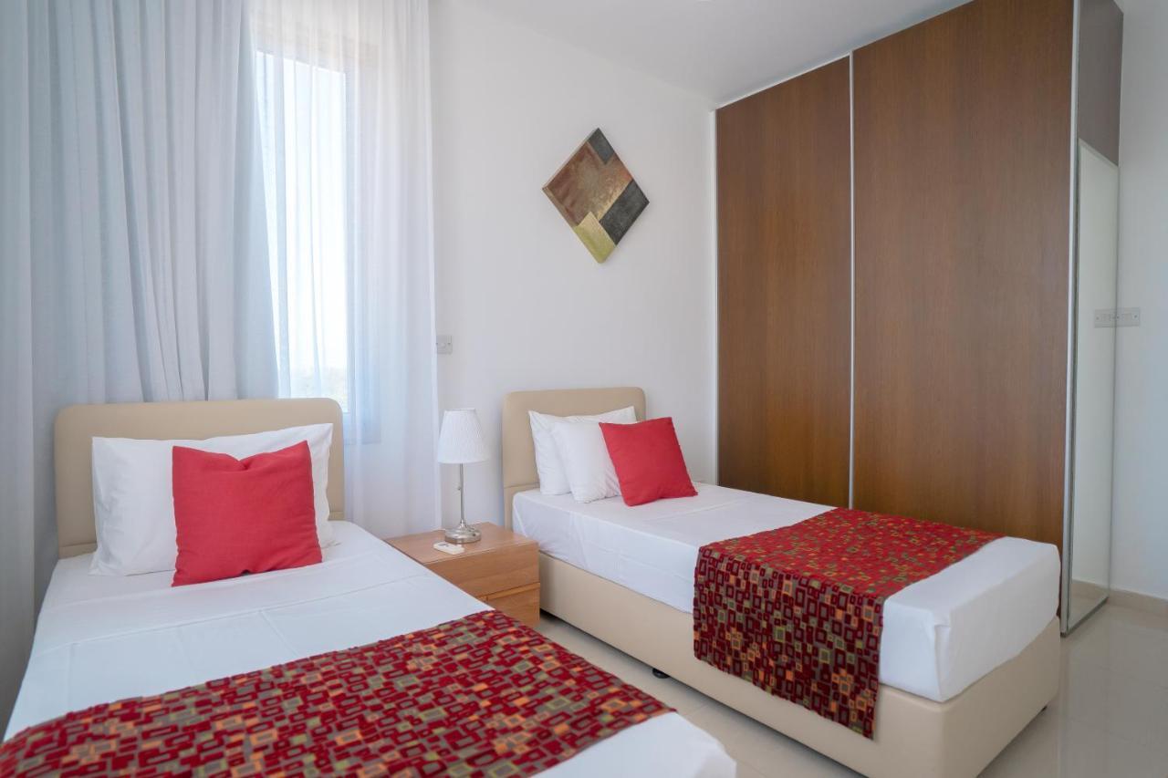 Oniros By Prestige Bookings Пея Екстериор снимка