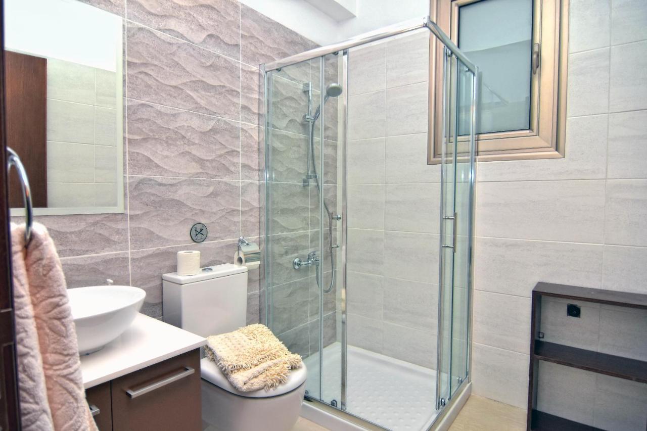 Oniros By Prestige Bookings Пея Екстериор снимка