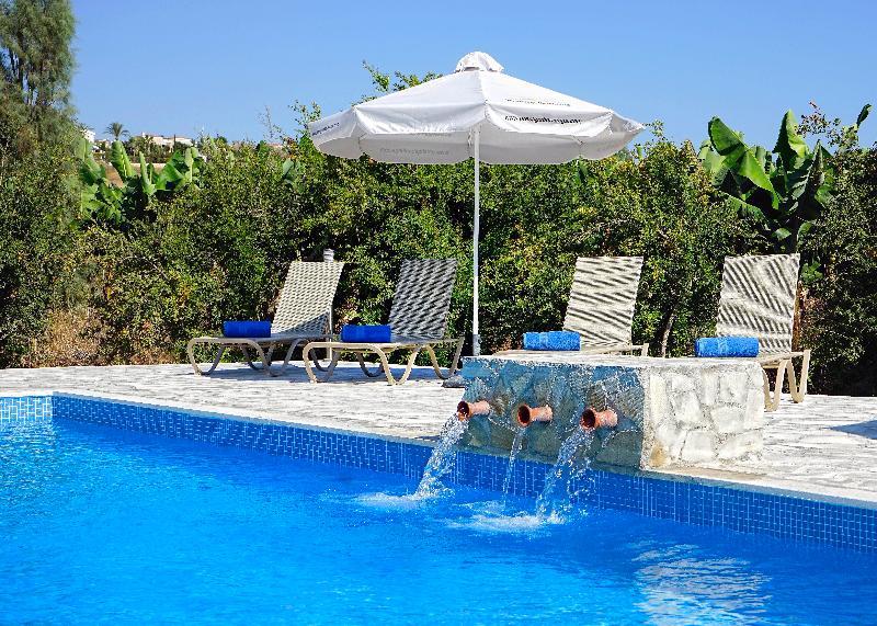 Oniros By Prestige Bookings Пея Екстериор снимка