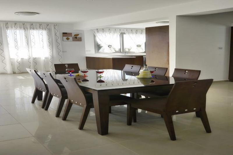 Oniros By Prestige Bookings Пея Екстериор снимка